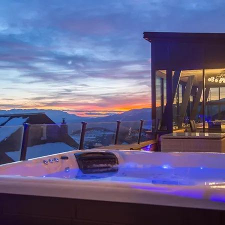 Level Mountain Apartment